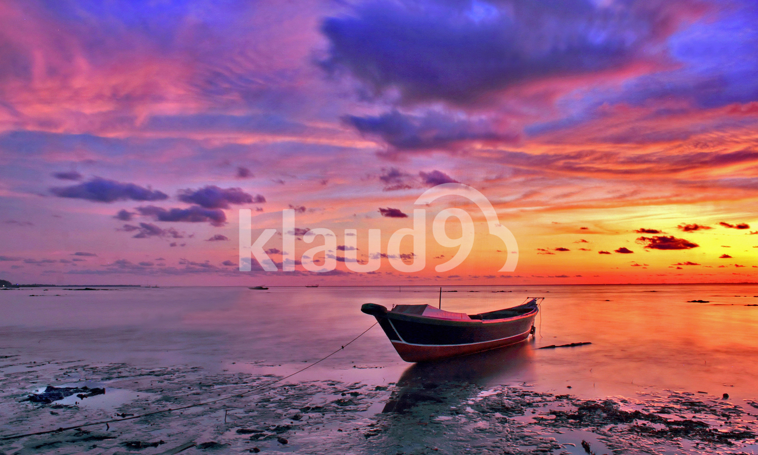 Lonely Boat 