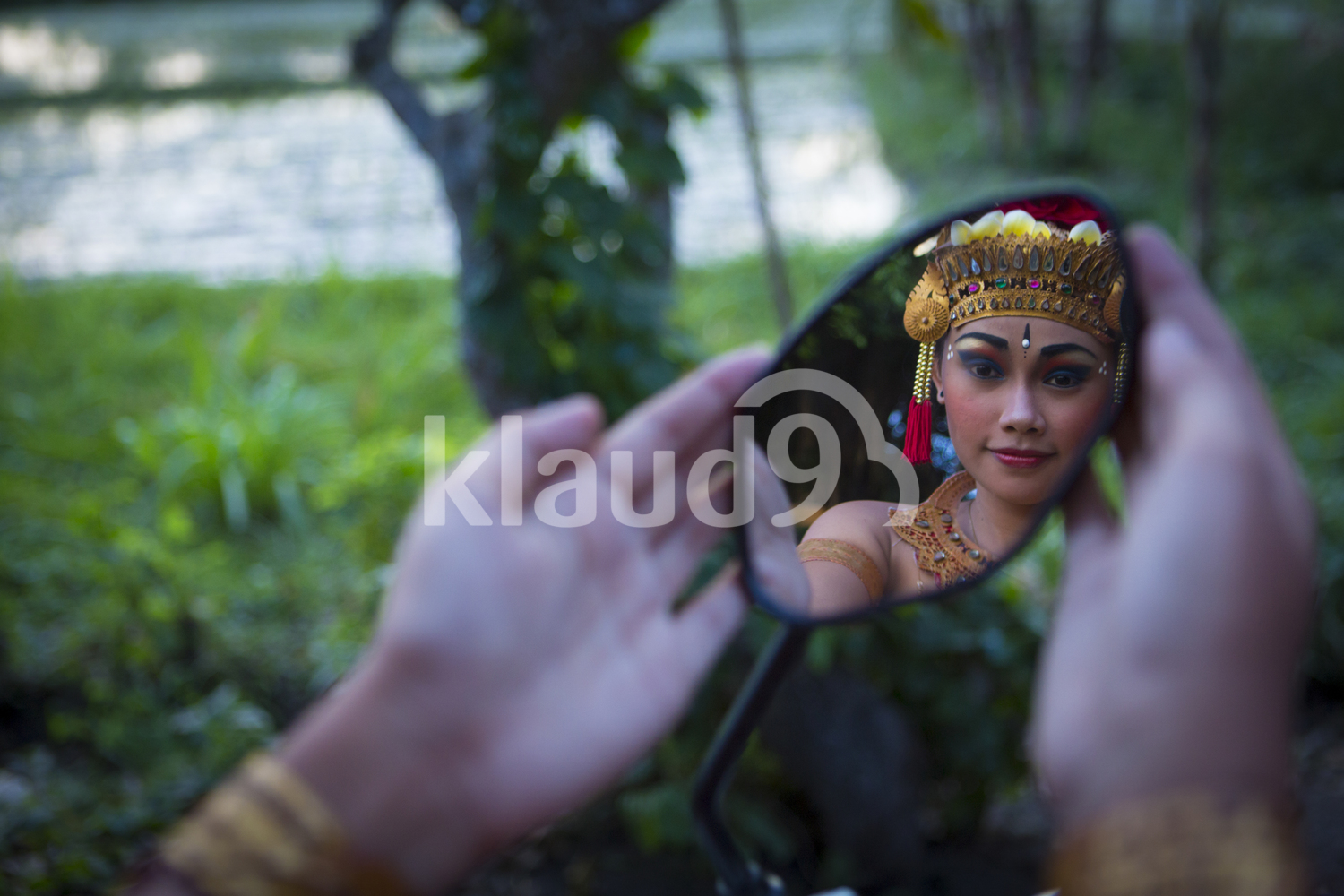 Performers getting ready for Kecak Dance