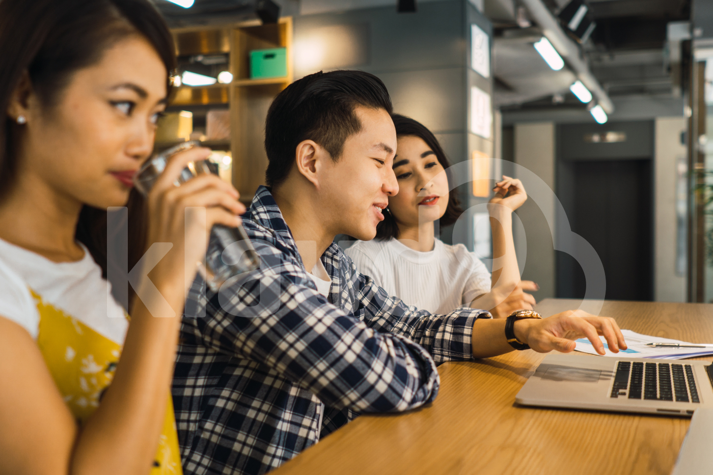 Asian millennials working