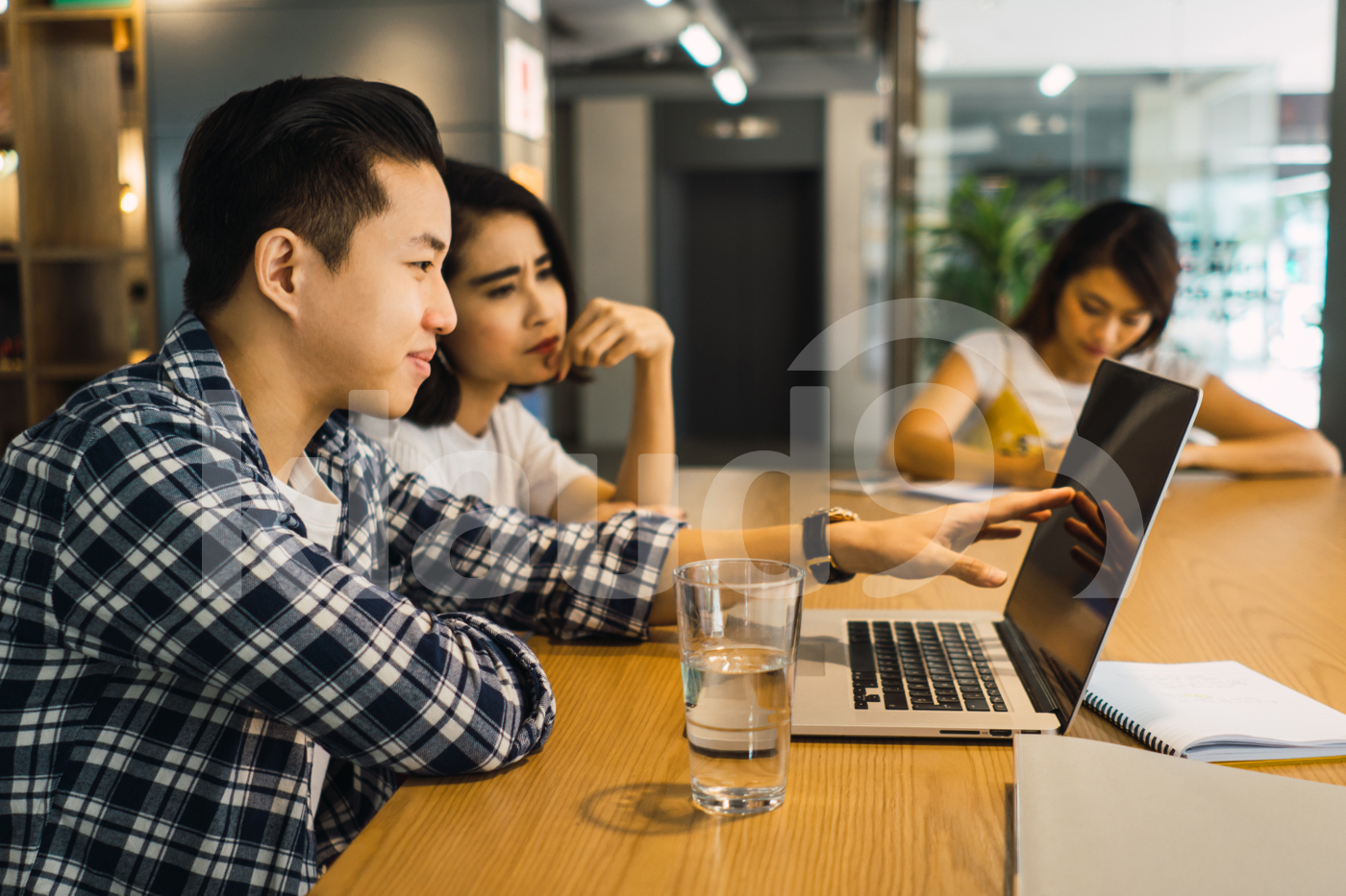 Asian millennials in office